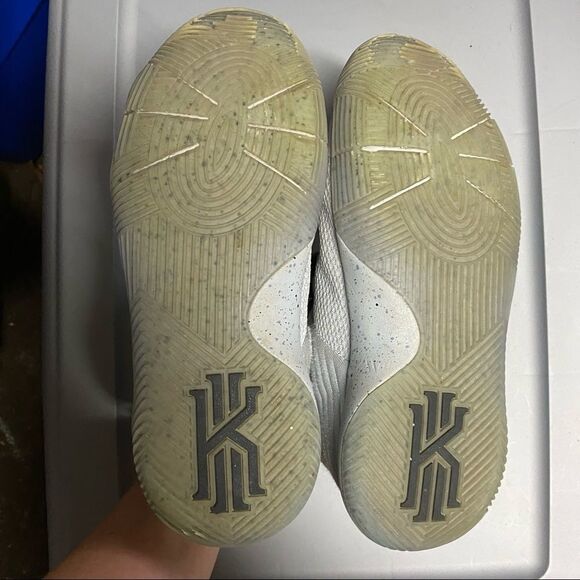 Nike Kyrie 2's Battle Gray Gold High top basketball sneakers shoes 6Y 7.5 womans - Picture 11 of 14